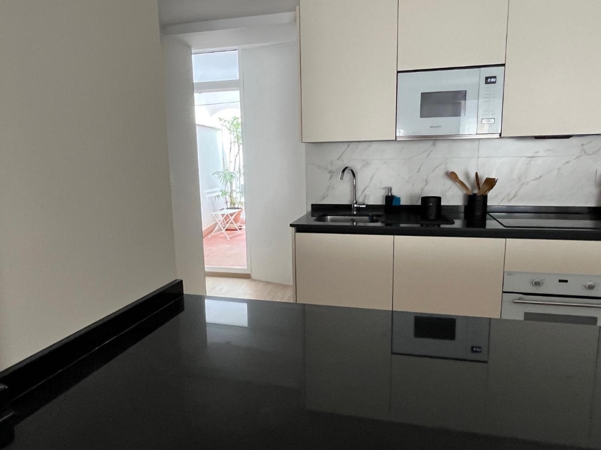 Precioso Apartamento Con Patio Granada Bagian luar foto