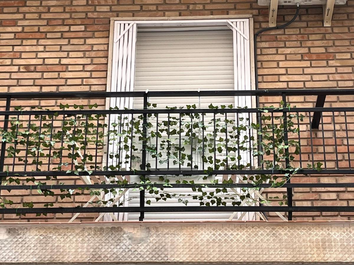 Precioso Apartamento Con Patio Granada Bagian luar foto