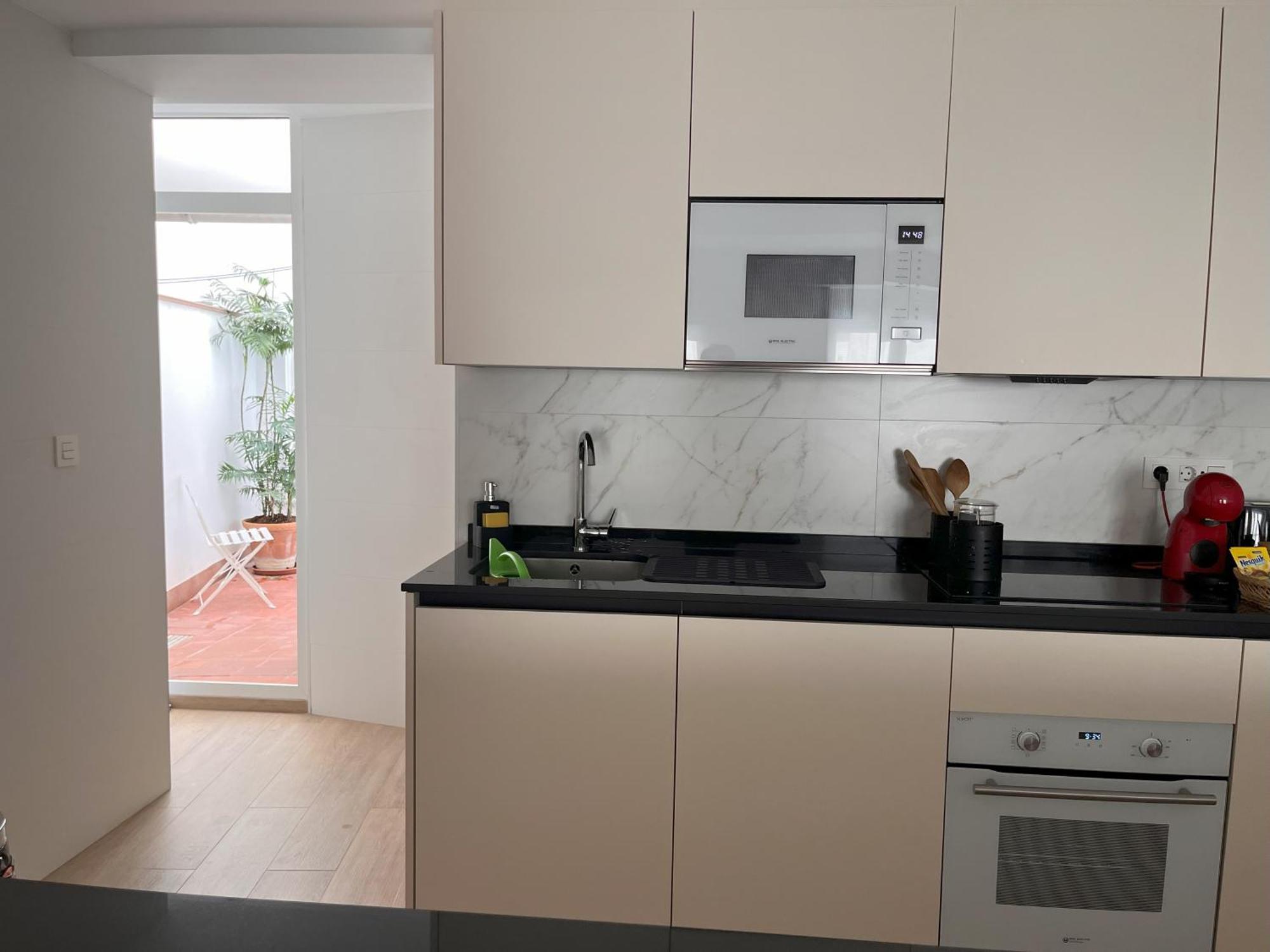 Precioso Apartamento Con Patio Granada Bagian luar foto