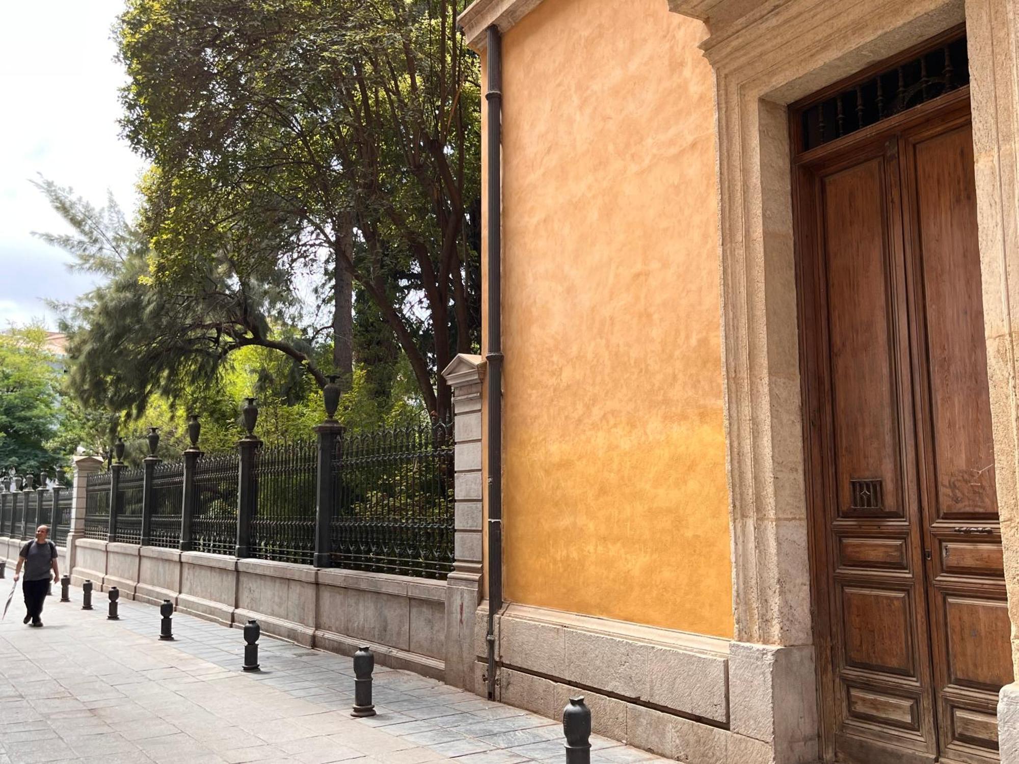 Precioso Apartamento Con Patio Granada Bagian luar foto